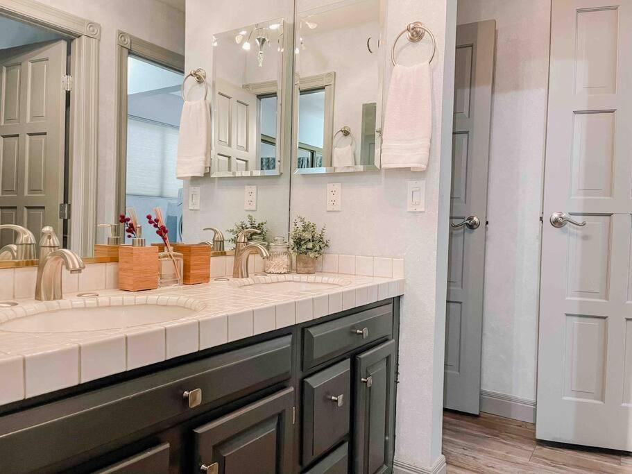 *Entertainment Villa* 5Min To Strip Optional Heated Pool Jacuzzi! Las Vegas Exteriör bild
